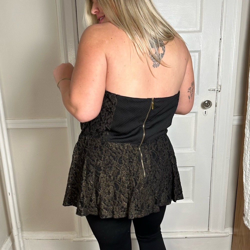 3/$20 💥 City Chic Strapless‎ Blouse Black Gold Shimmer Floral Lace Peplum Y2K - Picture 6 of 14